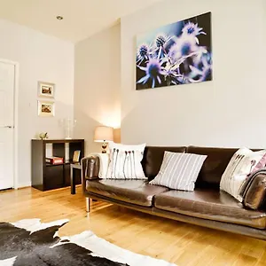 Apartment Joivy Bright Royal Mile Edinburgh